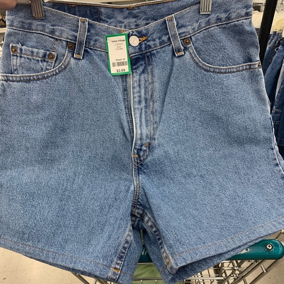 90s vintage Levi’s mom shorts - Picture 2 of 6